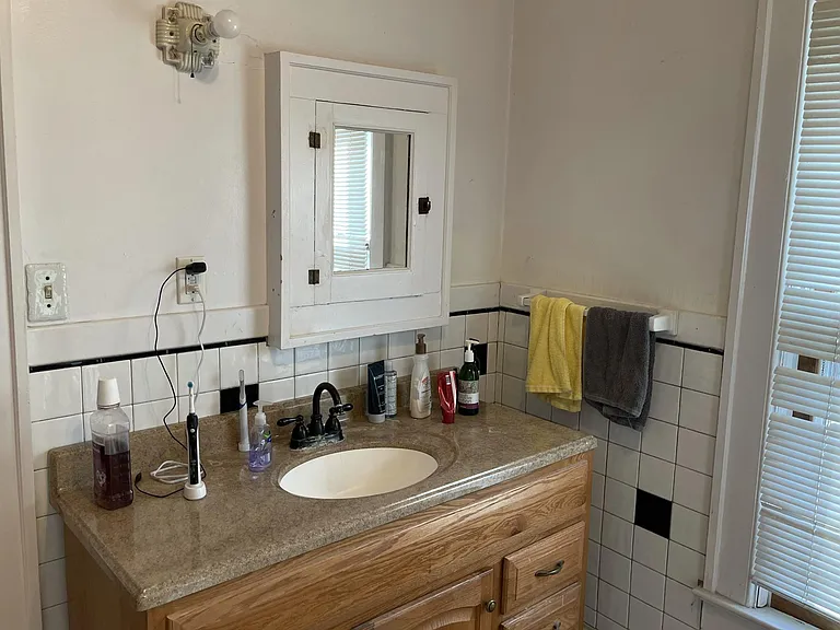 1008 W Huron St — Photo 18