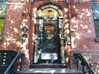 Rented by Rennit Inc.