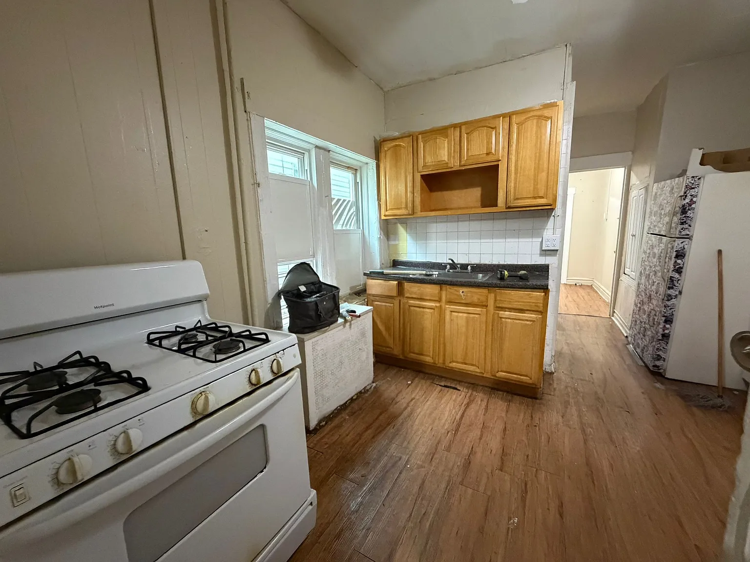 3 bed, $2,100 — Photo 3