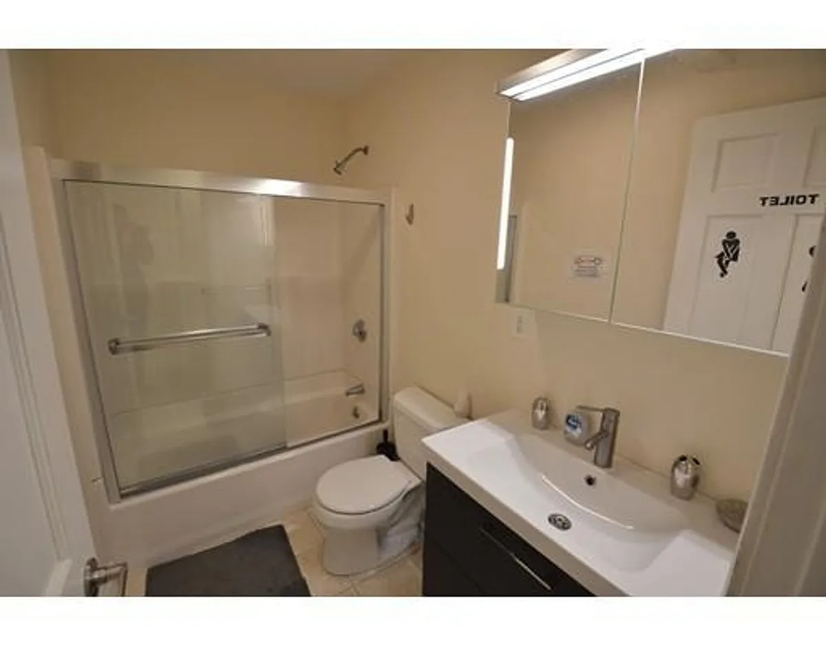 Building Photo - 23 Weitz St #1