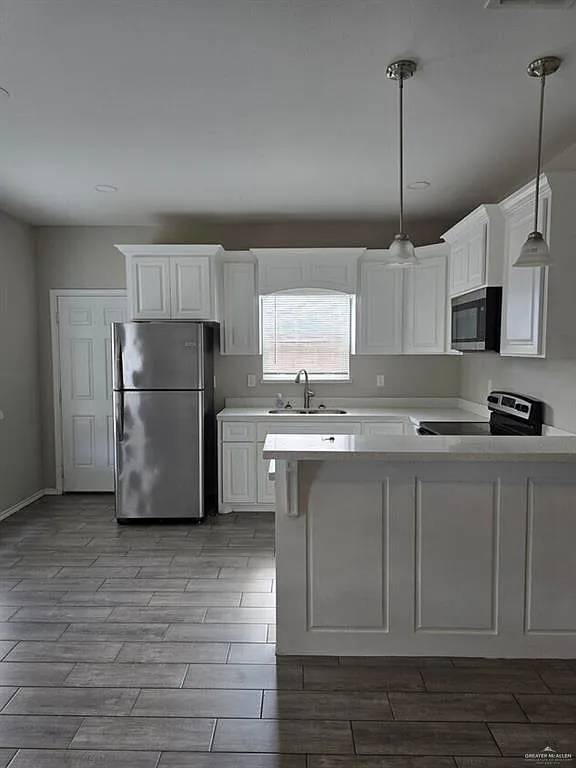 2 bed, 2.0 bath, 4200 sqft, $1,050 — Photo 3