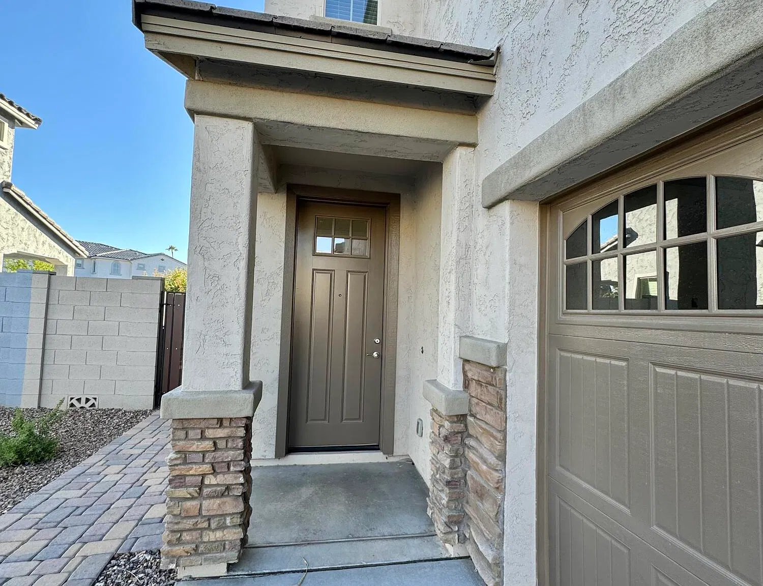 4 bed, 2.5 bath, 2092 sqft, $2,395 — Photo 2