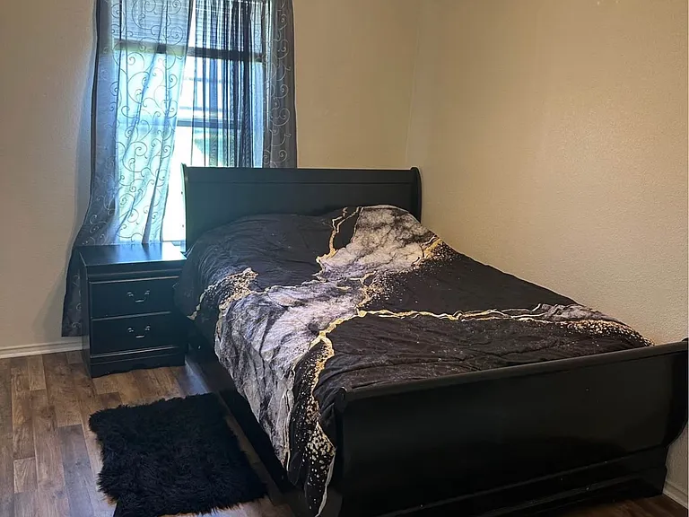3300 Gus Dr — Photo 2