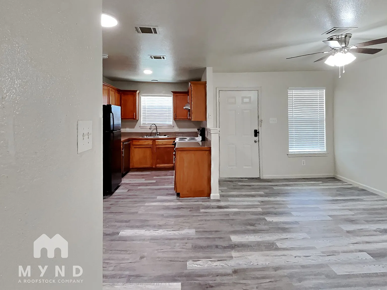 3 bed, 2.0 bath, 1100 sqft, $1,340 — Photo 4
