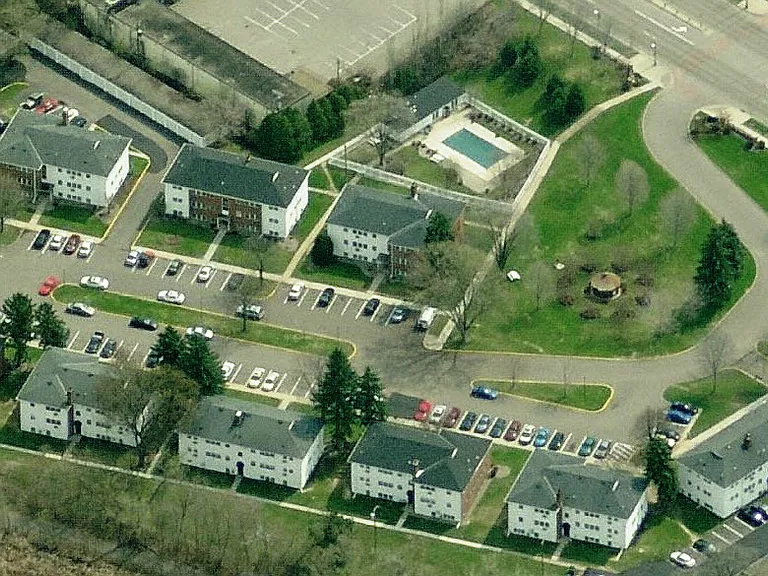 Minikahda Court Apartments — Photo 16