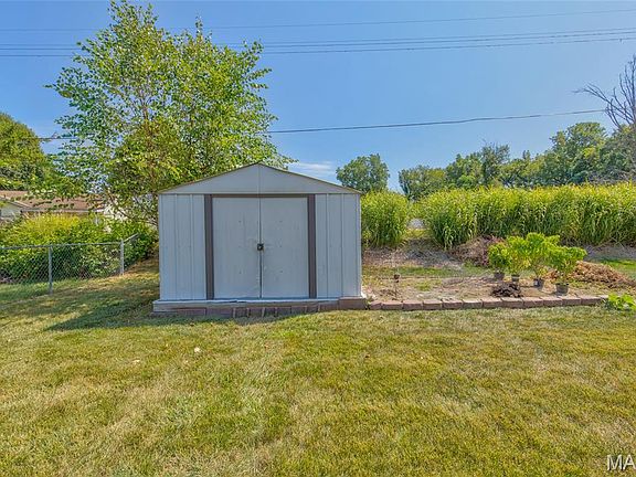 5th image of 3303 Greenwood Ln