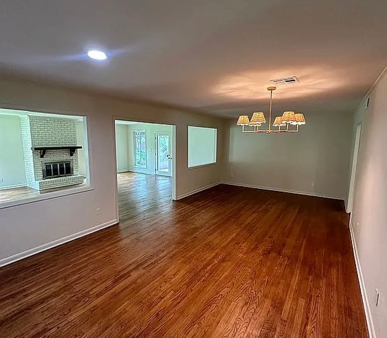 3 bed, 1970 sqft, $2,500 — Photo 2