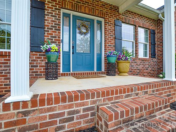 2nd image of 2330 Fay Jones Rd #4