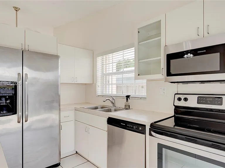 6410 SW 112th Pl — Photo 6