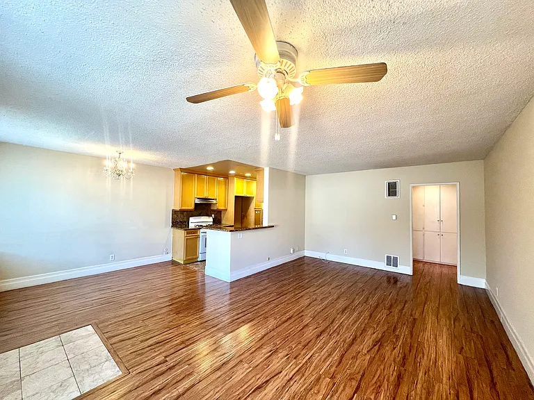 1035 Western Ave #4 — Photo 6
