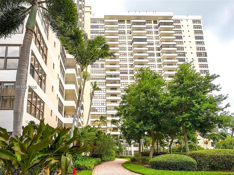 2500 Parkview Dr #1503 — Photo 18