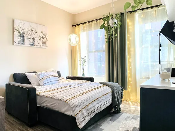 463 W 43rd St #3B, New York, NY 10036