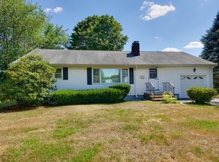 19 Newbridge Ave, Burlington, MA 01803