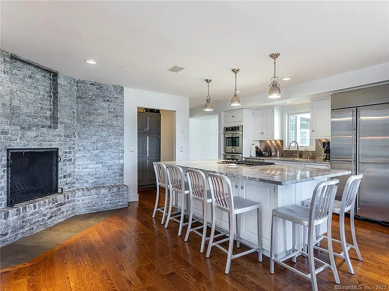 321 W Shore Rd — Photo 8