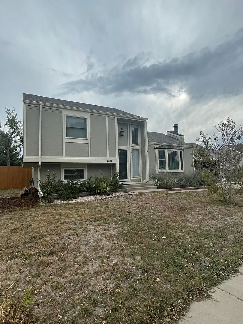 3 Bedroom 2 Bathroom Home Available Now!! — Photo 2