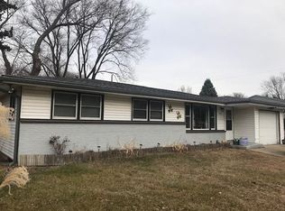 1206 Harlem Rd, Machesney Park, IL 61115