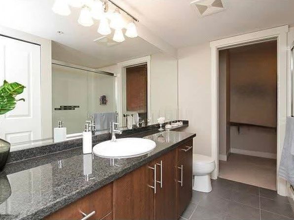2 bedroom rental in Surrey — photo 9