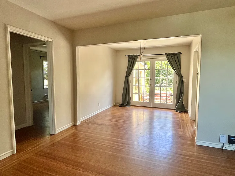 1630 Mariposa St — Photo 4