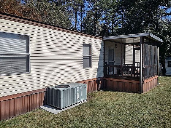 5th image of 218 Mountain Village Cir