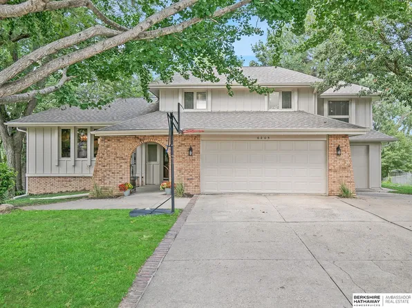 6205 S 73rd St, Ralston, NE 68127