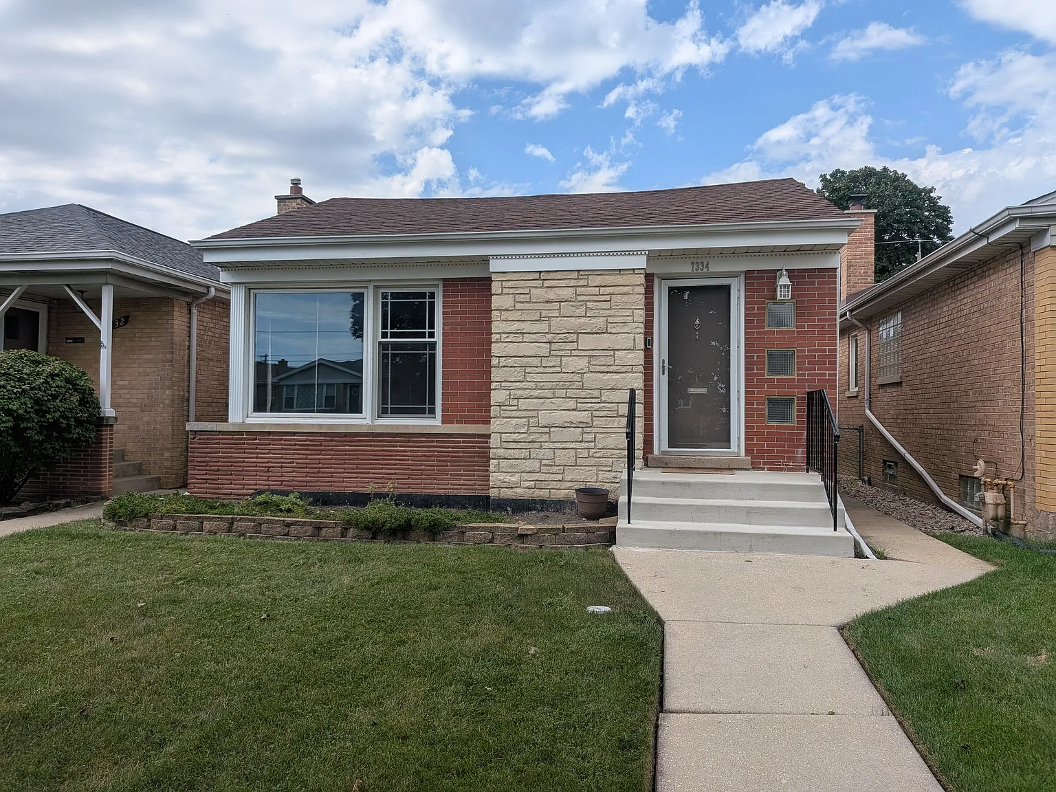 3 bed, 1070 sqft, $3,200 — Photo 1