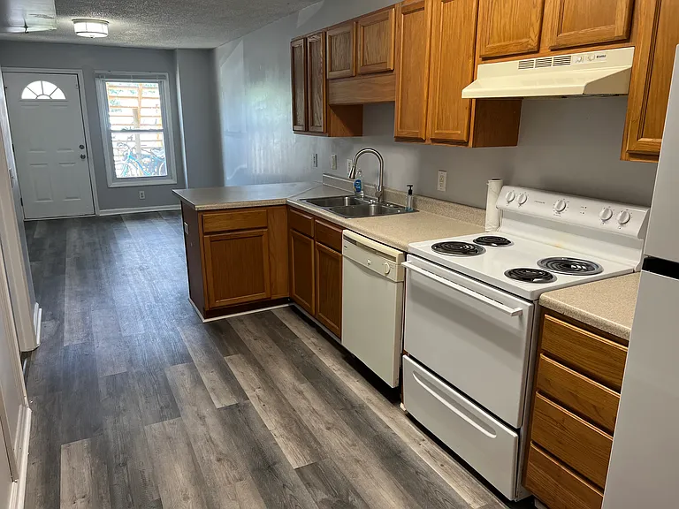 109 W Main St #C — Photo 2