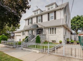 2016 147th St, Whitestone, NY 11357