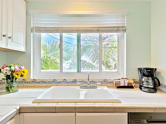 5th image of 1919 Abbott St #3