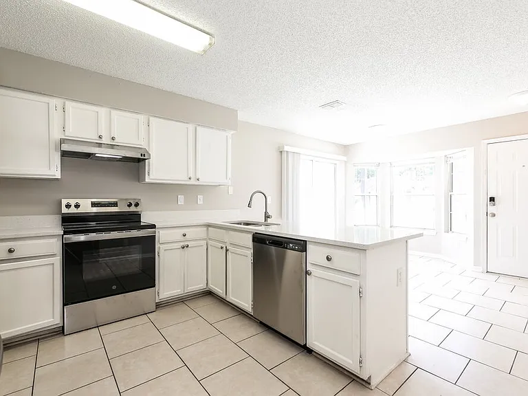 9956 Somerset Grove Ln — Photo 8
