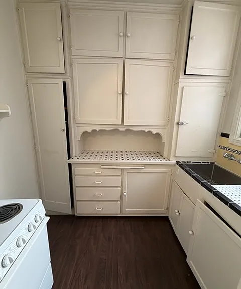 1690 Bay St #101 — Photo 5