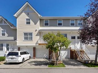 120 W Prestwick Acres Ln SE, Calgary, AB T2Z 3Y3