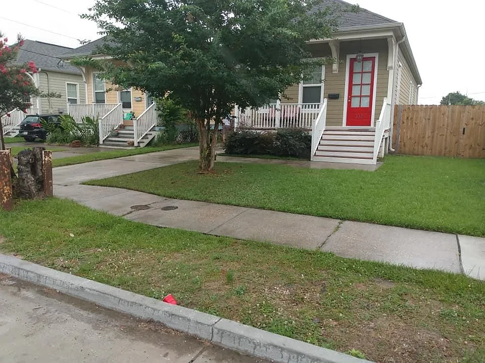 318 S Lopez St — Photo 2