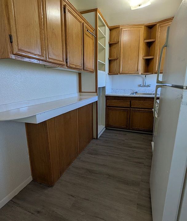 1st image of 845 E 6th St #16