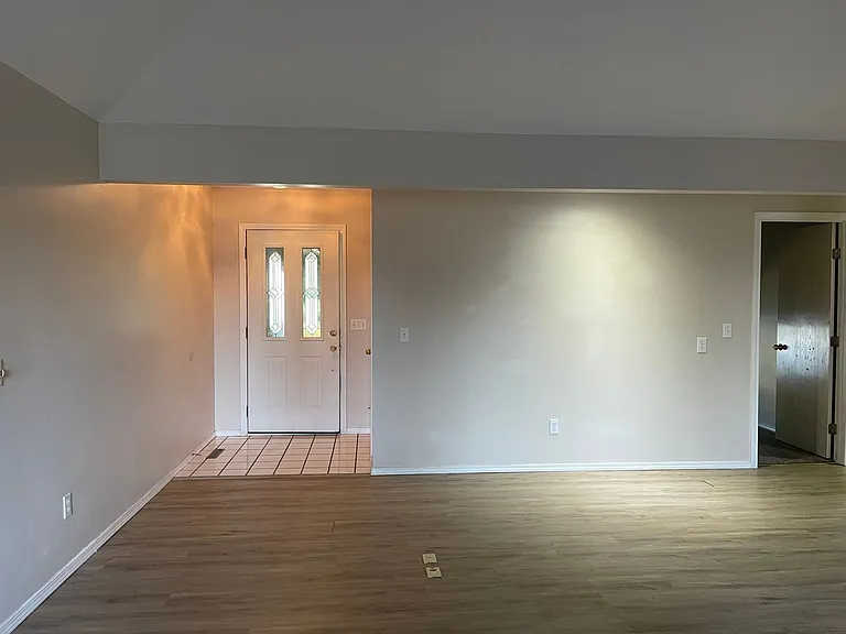 1508 E Powell St — Photo 2
