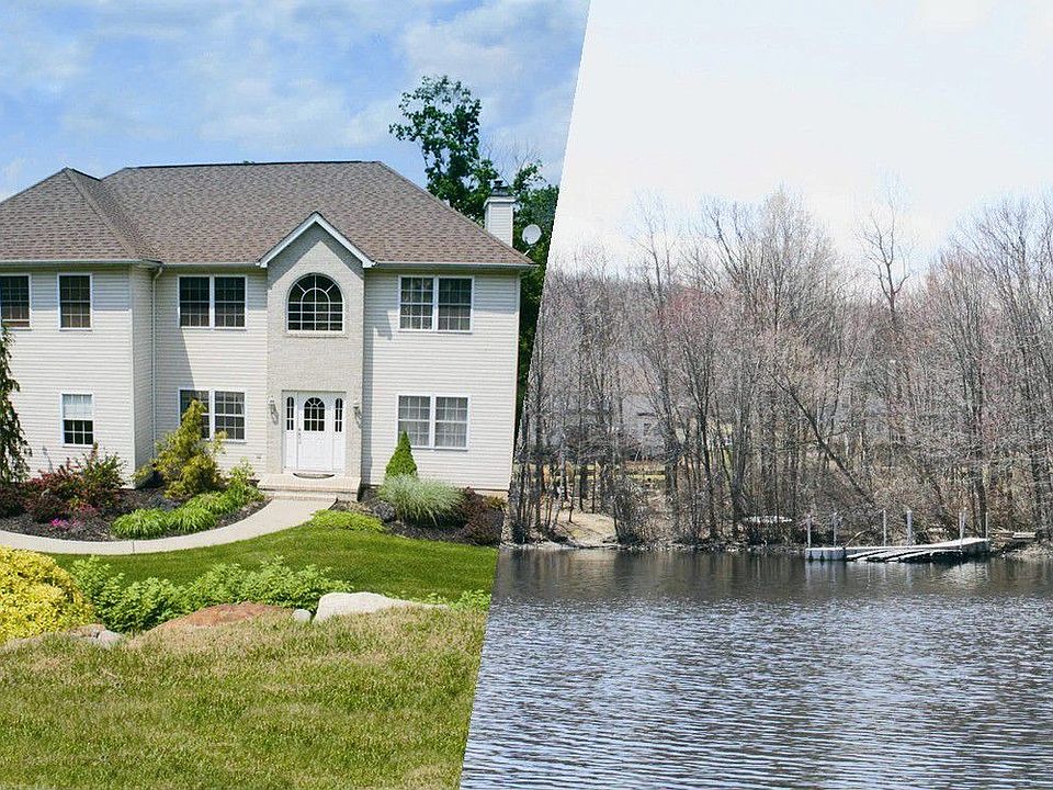 Spacious colonial on 1.24 acres and 270' of frontage