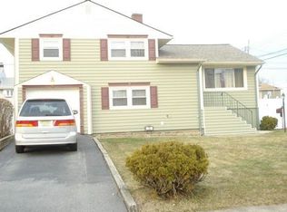 32 Bernath St, Carteret, NJ 07008