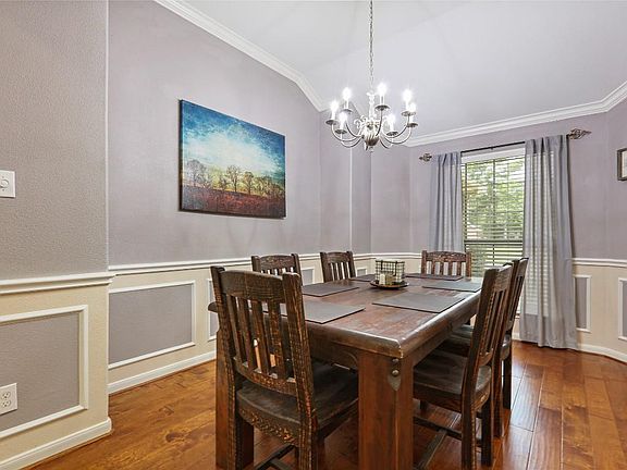 3rd image of 16038 Broadwater Dr