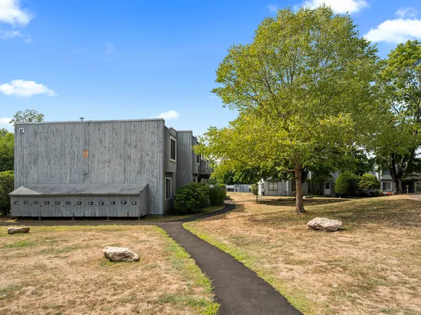 27 Redwood Drive #K, East Haven, CT 06513
