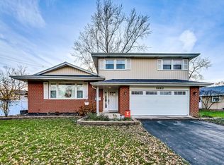 6140 Carpenter St, Downers Grove, IL 60516