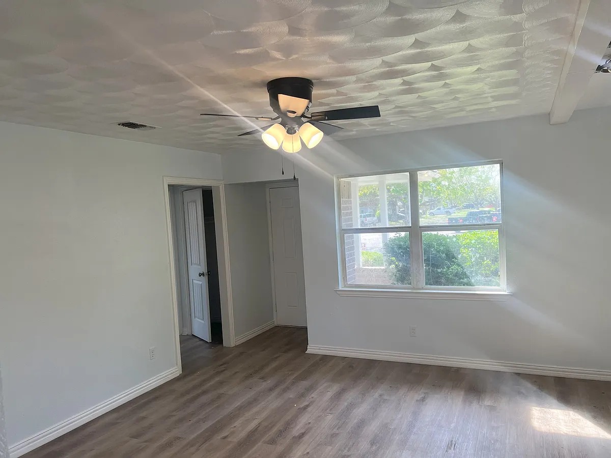 Building Photo - 215 Merribrook Trl