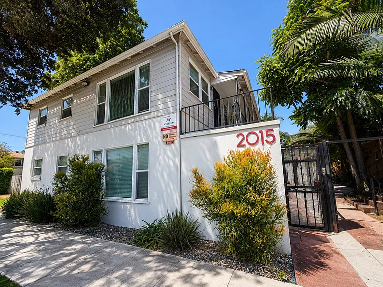 2015 Pine Ave #1 — Photo 15