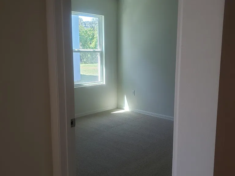 3rd & 4th bedrooms have ample closet space & like new carpet throughout. These bedrooms are seperated by the family bathroom for easy access! All bedrooms have ceiling fans too!