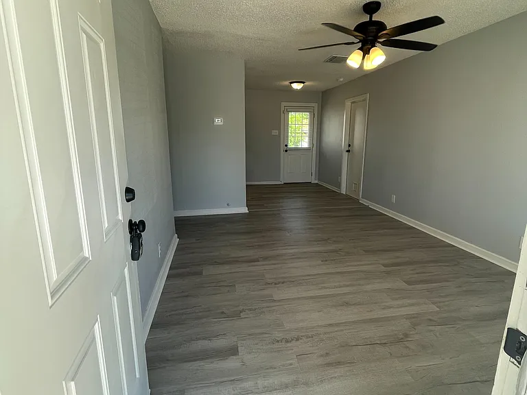 811 Oasis St — Photo 14