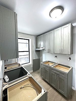 5th image of 2167 27th St APT A2
