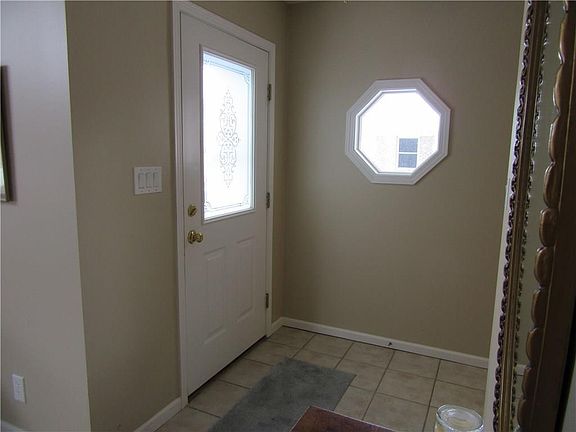 3rd image of 352 Dry Branch Dr