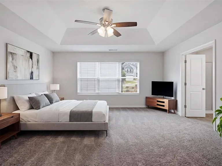 585 Summit Point — Photo 9