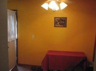 883 Britta Ln, Geneva, IL 60134