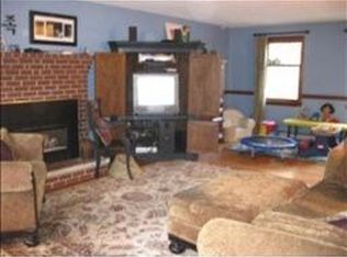 6 Meadow Ln, Auburn, NH 03032