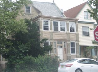 116 Wegman Pkwy, Jersey City, NJ 07305