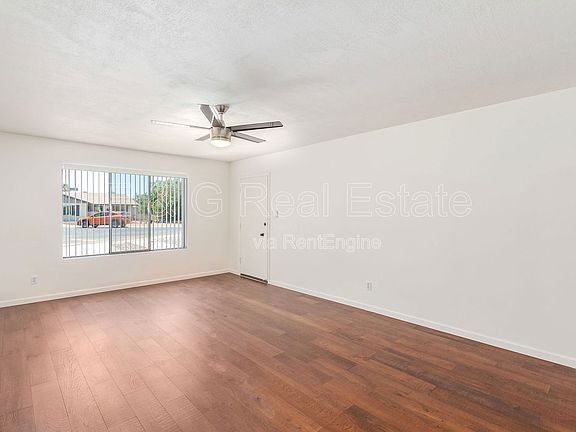 2nd image of 108 W Balboa Dr